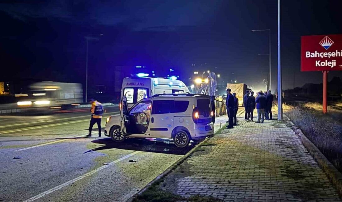 Muş-Bitlis kara yolunda kepçe ile otomobilin çarpışması sonucu meydana gelen