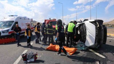 Nevşehir’de meydana gelen trafik kazasında, bir kamyonet ile bir otomobil