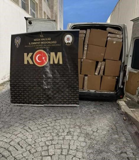 Niğde’de polis ekipleri, kaçakçılıkla mücadele kapsamında gerçekleştirilen operasyonlarda 6 milyon