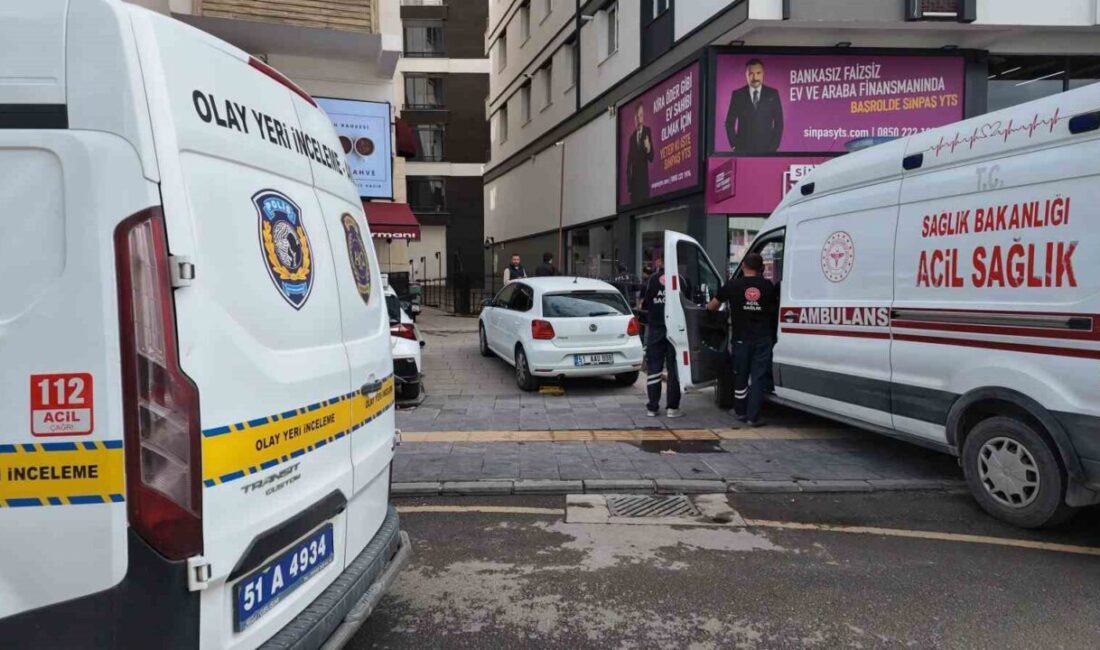 Niğde’de, 55 yaşındaki bir adam, ikamet ettiği apartmanın altıncı katından