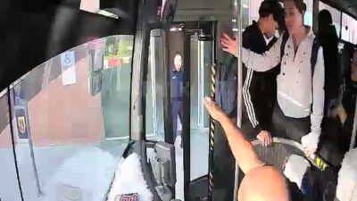 Niğde’de seyir halindeki halk otobüsünde fenalaşarak yere yığılan kız öğrenci,