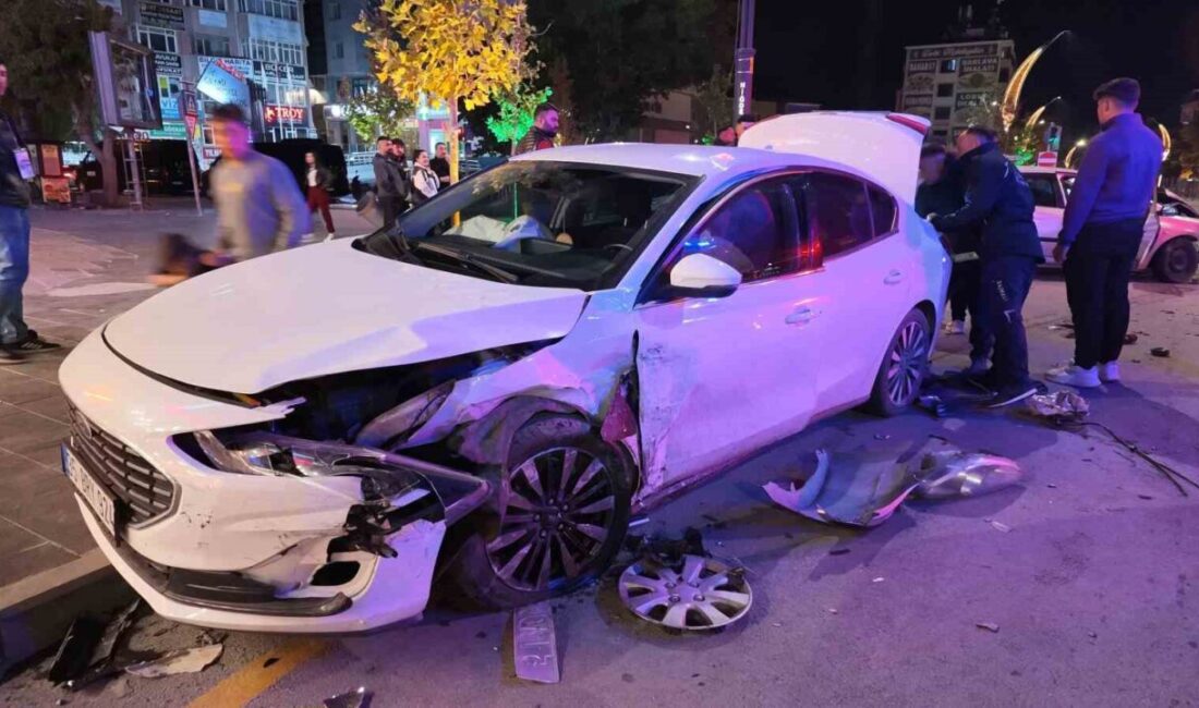 Niğde’de meydana gelen trafik kazasında iki otomobil çarpıştı ve 1