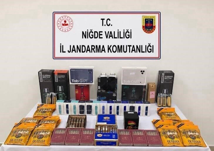 Niğde’nin Ulukışla ilçesinde jandarma ekipleri tarafından gerçekleştirilen yol kontrolünde, yurt