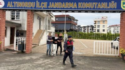 Ordu’nun Altınordu ilçesine bağlı Ortaköy Mahallesi’nde bir evden 3 cumhuriyet