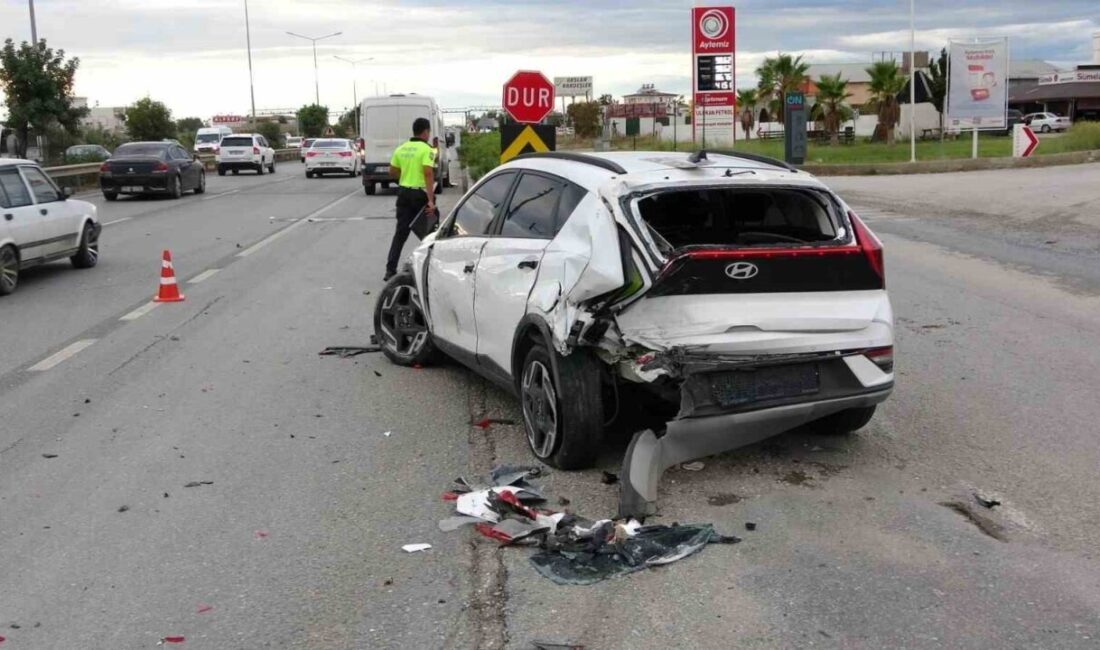 Manavgat ilçesinde meydana gelen trafik kazasında, kapalı kasa kamyonet ile