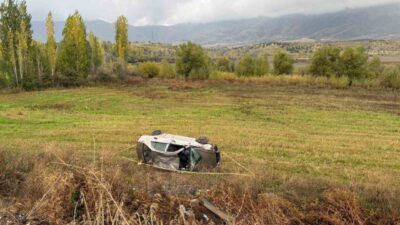 Malatya’nın Doğanşehir ilçesinde kontrolden çıkan otomobilin şarampole devrilmesi sonucu meydana