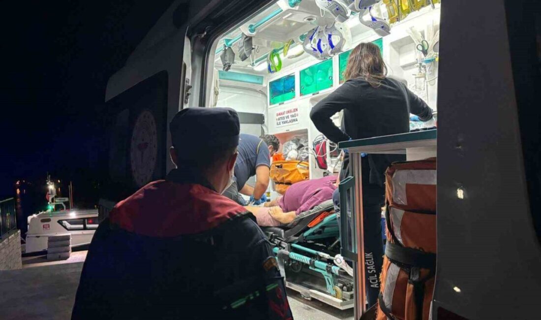 Muğla’nın Fethiye ilçesi kıyılarında seyir halindeki özel bir teknede yaralanan
