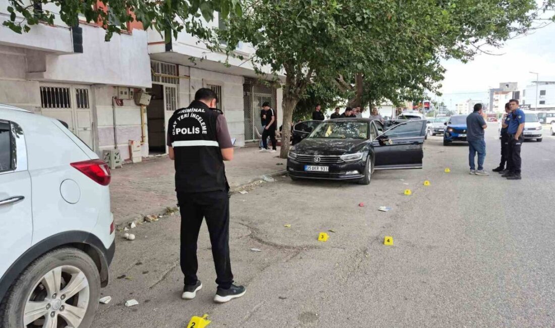 Adıyaman’da bir otomobilin park halindeyken kurşunların hedefi olduğu bildirildi. Sümerevler