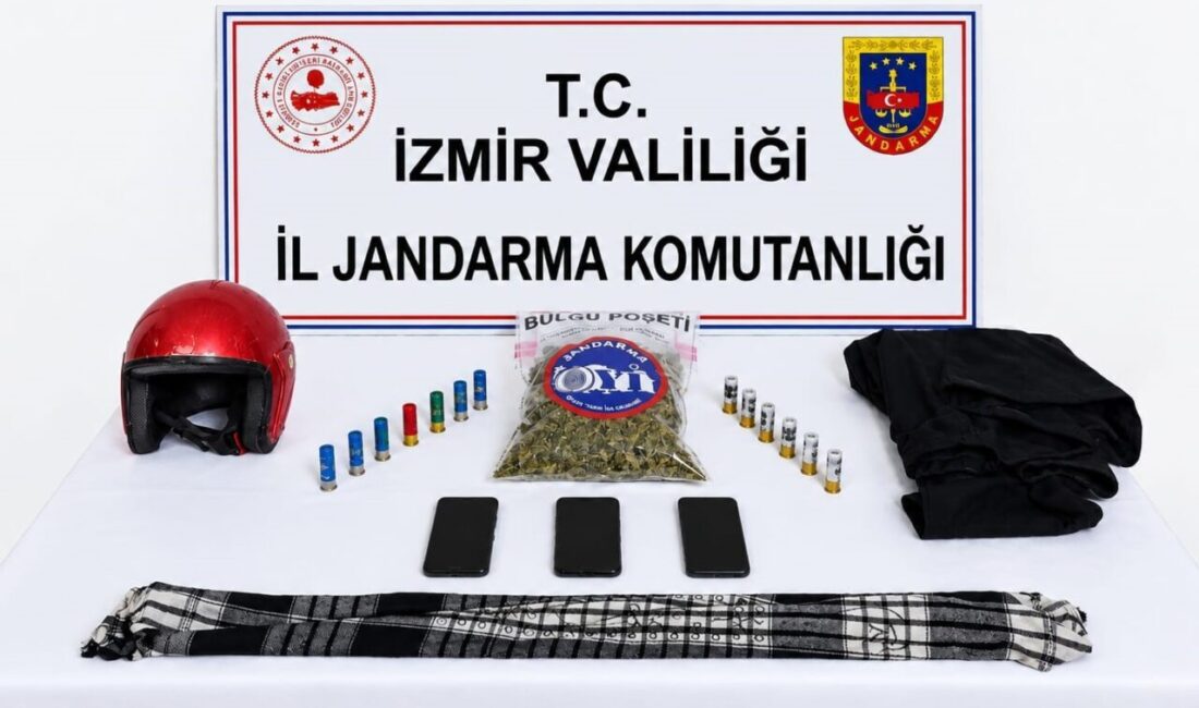 Ödemiş ilçesinde park halindeki iki araca av tüfeğiyle ateş açıldıktan