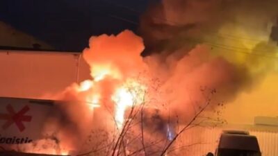 Samsun’un Bafra ilçesinde, Fevzi Çakmak Mahallesi Sanayi Sitesi’nde park halindeki