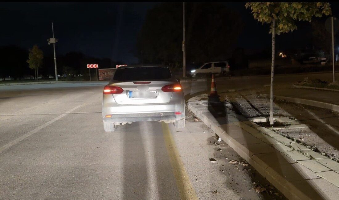 Eskişehir’de polis ekiplerinin ’dur’ ikazına uymayarak kaçtıktan sonra yakalanan otomobilde