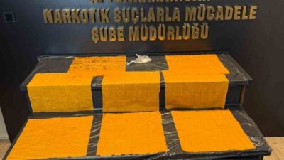 Afyonkarahisar’da polis ekipleri, bir aracı durdurduklarında 17 bin 600 kullanımlık