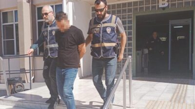 Efeler ilçesindeki bir evde yaşanan olayda, polis ekipleri bir kadını