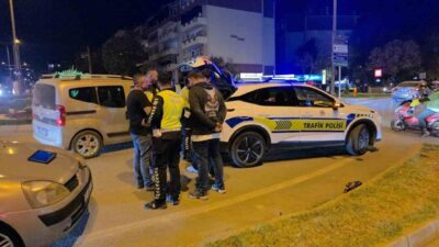 Edirne’de, polis ekiplerinden kaçmaya çalışan bir motosiklet sürücüsü, kavşakta bir