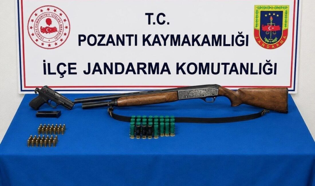 Adana’nın Pozantı ilçesinde Jandarma ekipleri tarafından ruhsatsız tabanca, av tüfeği,