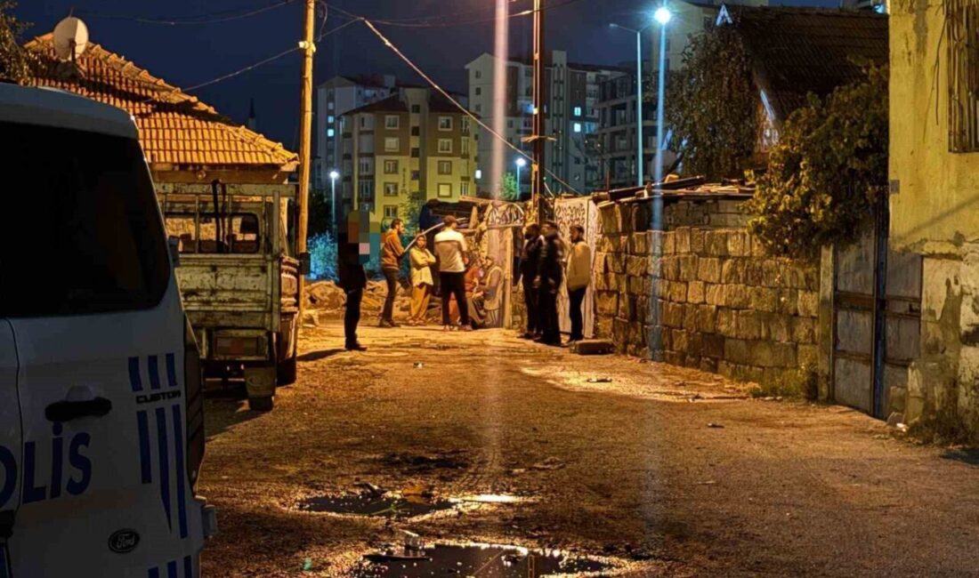 Kayseri’nin Kocasinan ilçesinde, Ziyagökalp Mahallesi’nde bulunan bir evde prizi tamir