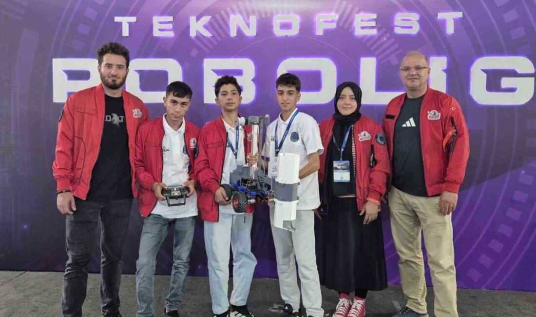 Pütürge Çok Programlı Anadolu Lisesi öğrencilerinden oluşan Pütürge Robotik Takımı,