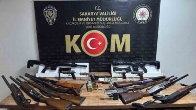 Sakarya’da gerçekleştirilen “Sokaklar Güvende” operasyonları kapsamında 2 ilçede düzenlenen baskınlarda