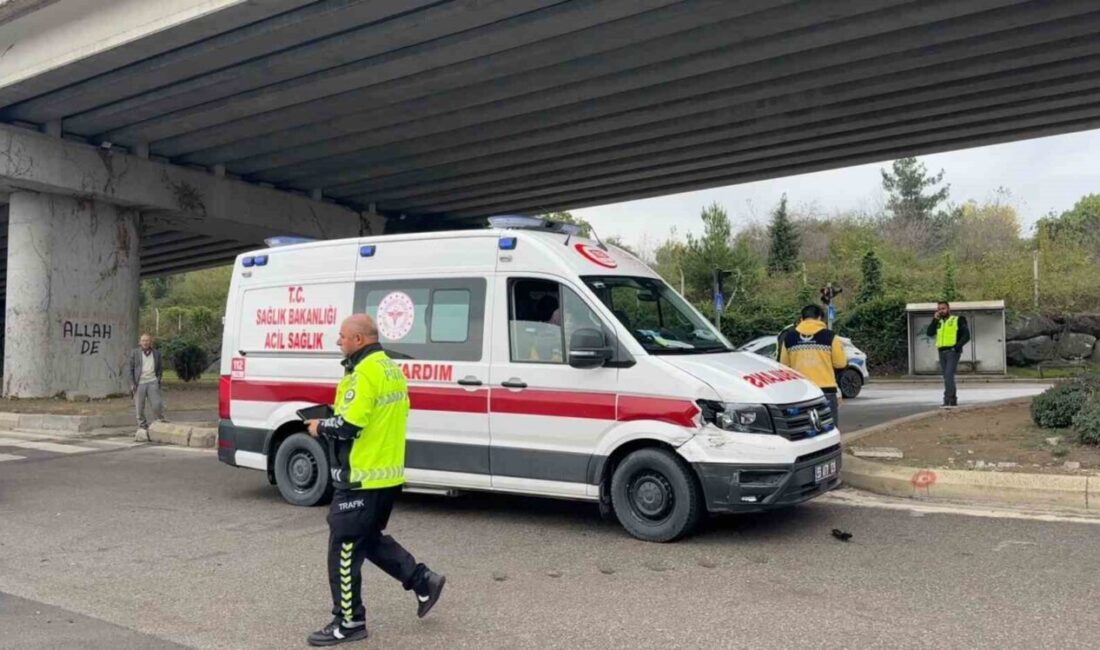 Samsun’da hasta bulunmayan ambulans ile içerisinde yolcuların bulunduğu minibüsün çarpıştığı