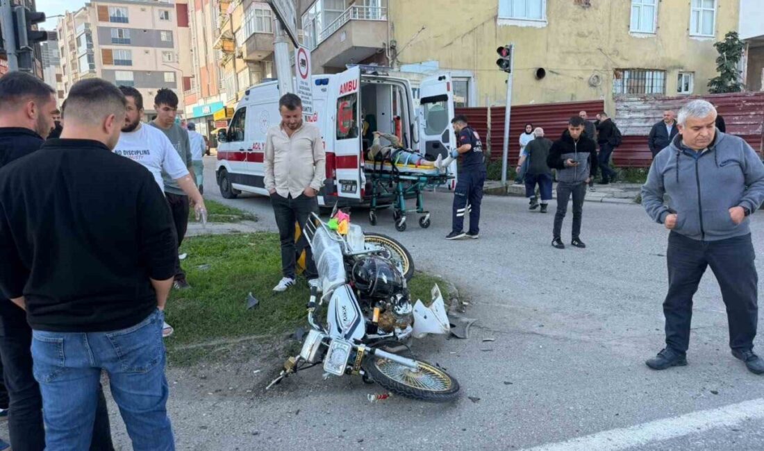 Samsun’un Çarşamba ilçesinde motosiklet ile otomobilin çarpıştığı trafik kazasında bir