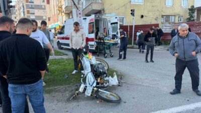 Samsun’un Çarşamba ilçesinde motosiklet ile otomobilin çarpıştığı trafik kazasında bir