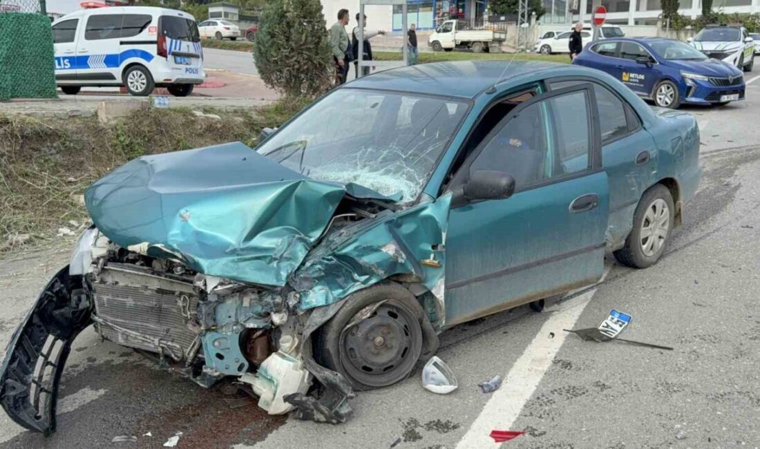 Samsun’un İlkadım ilçesinde meydana gelen zincirleme trafik kazasında 2 kişi
