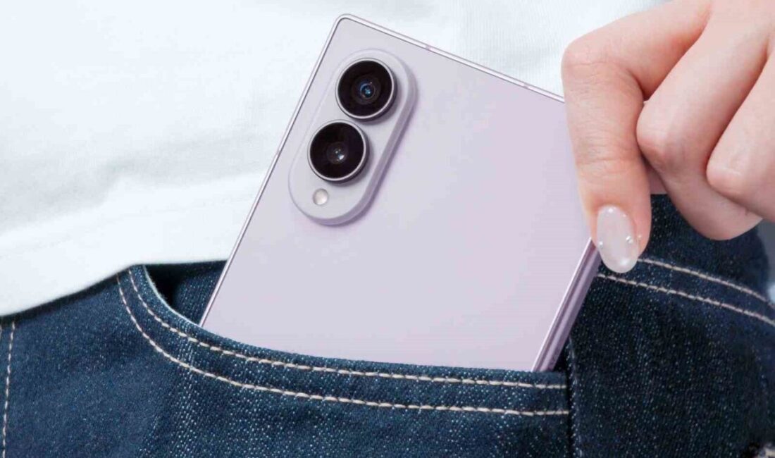Samsung, katlanabilir telefon alanındaki sekiz nesillik deneyimini yeni Galaxy Z