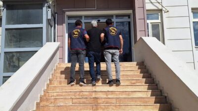 Suruç ilçesinde yapılan operasyonda, “silahla birden fazla kişiyle birlikte konutta
