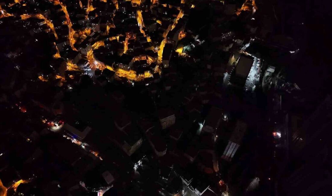 İstanbul’un Sarıyer ilçesine bağlı Ayazağa Mahallesi, sel felaketinin etkisiyle elektrik
