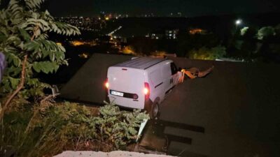 Sarıyer’de meydana gelen bir kazada, sürücüsünün kontrolünden çıkan hafif ticari