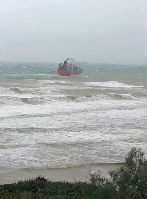 İstanbul Sarıyer açıklarında meydana gelen şiddetli fırtına, bir LPG tankeri