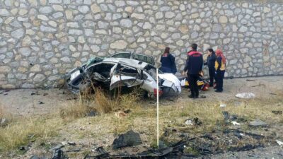Alaca-Yozgat karayolunda meydana gelen feci trafik kazasında, Yozgat plakalı otomobilde