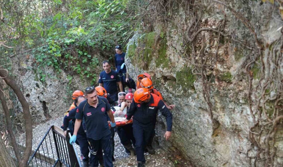 Antalya’nın Aksu ilçesinde bulunan Kurşunlu Şelalesi’ni ziyaret etmek üzere buraya