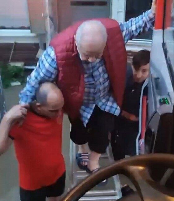 Sakarya’da devam eden şiddetli sel felaketi, hayatı olumsuz etkilemeye devam