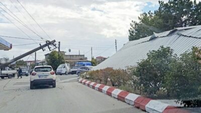 Havsa ilçesindeki Edirne’de meydana gelen şiddetli rüzgâr, bir sanayi sitesindeki