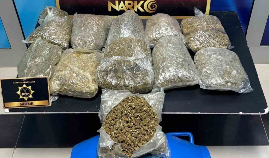 Siirt’teki operasyonda 5 kilo 700 gram skunk maddesi ele geçirildi