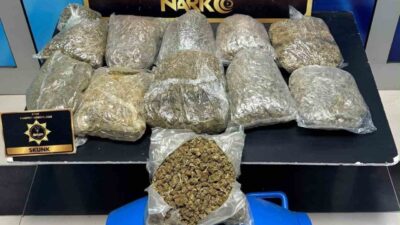 Siirt’teki operasyonda 5 kilo 700 gram skunk maddesi ele geçirildi