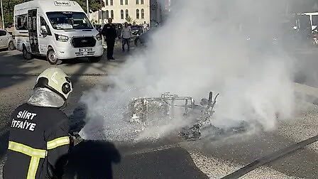 Siirt’te meydana gelen trafik kazasında, hafif ticari araç ile motosiklet