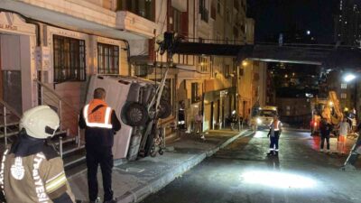 Pazarcının Panelvanı Şişli’de Bir Apartman Boşluğuna Düştü Şişli ilçesinde, pazarcının