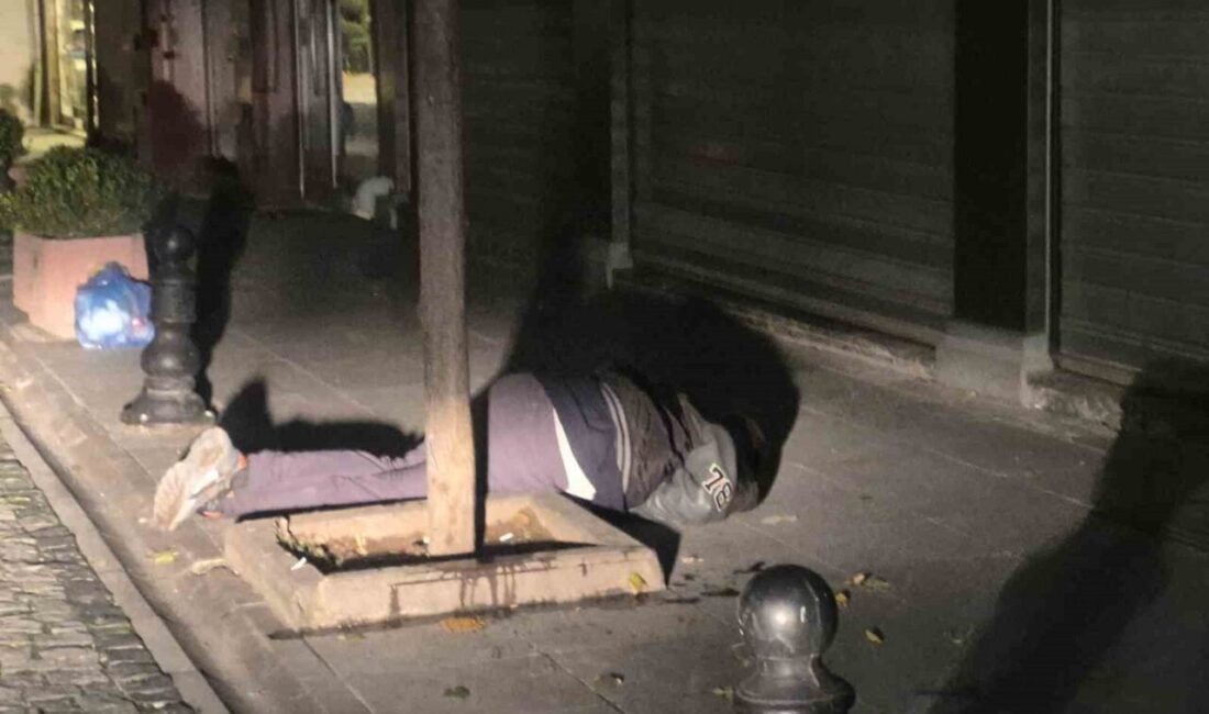 Eskişehir’de dün gece, Deliklitaş Mahallesi Gürman Sokak’ta alkollü olduğu belirtilen
