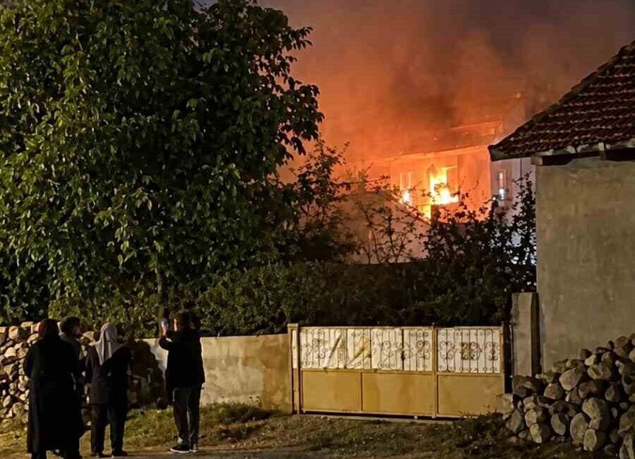 Afyonkarahisar’ın Şuhut ilçesinde bir müstakil evde akşam saatlerinde meydana gelen