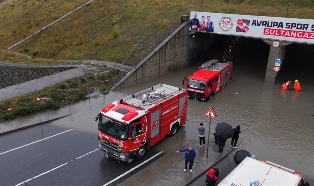 İstanbul’un Sultangazi ilçesinde, etkili olan sağanak yağış sonucu İstanbul Büyükşehir