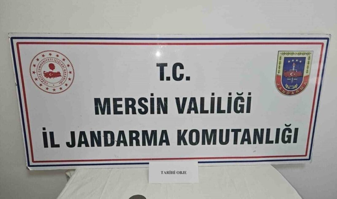 Mersin’in Anamur ilçesinde jandarma ekipleri tarafından gerçekleştirilen operasyonda tarihi eser