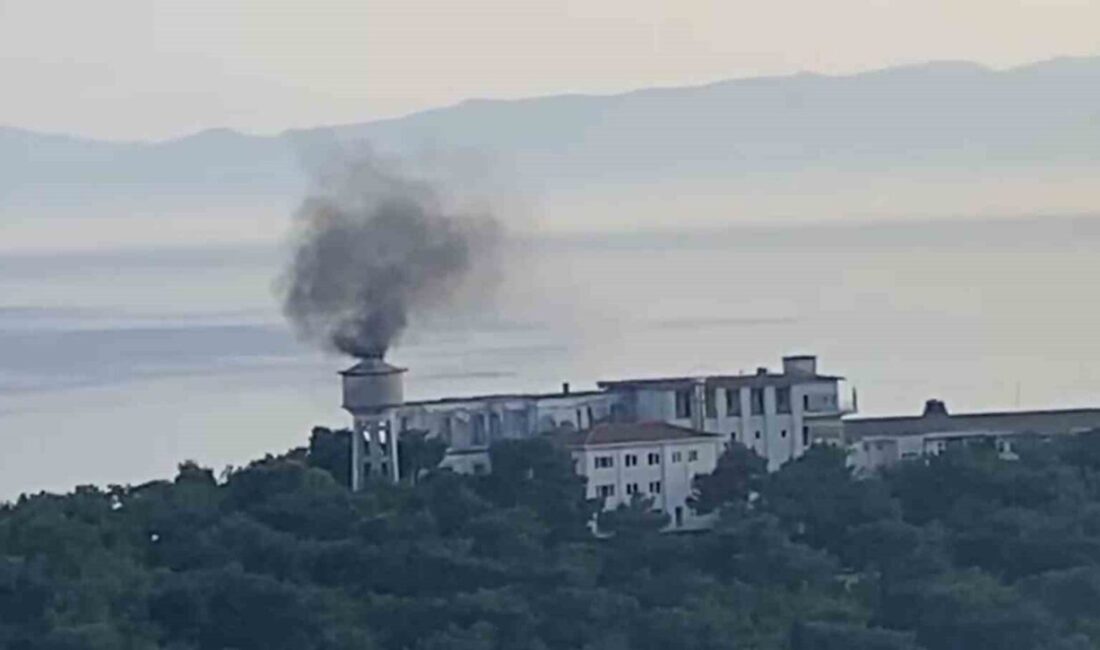 Heybeliada Sanatoryumu’nun kapalı olan erkekler bölümünde bir yangın meydana geldi.