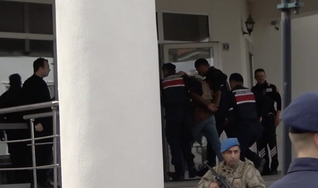 Kastamonu’nun Taşköprü ilçesinde, aralarında husumet bulunduğu öne sürülen 4 kişiyle