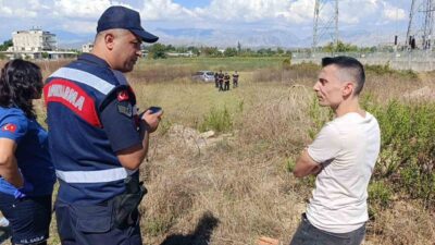 Manavgat ilçesinde bir sürücü, seyir halindeyken kontrolü kaybederek otomobilini tarlaya