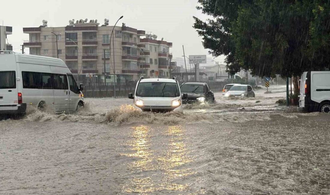 Mersin’in Tarsus ilçesinde etkili olan sağanak yağış nedeniyle bazı mahallelerde