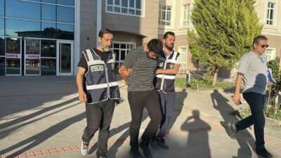 Burdur’da evine gelen 41 yaşındaki Hasan Akay’ı önce ev içerisinde