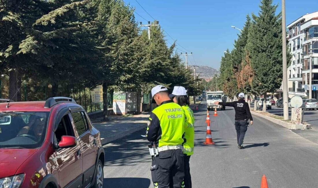 Kütahya’nın Tavşanlı ilçesinde, ilçe emniyet müdürlüğüne bağlı trafik polis ekipleri,