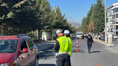 Kütahya’nın Tavşanlı ilçesinde, ilçe emniyet müdürlüğüne bağlı trafik polis ekipleri,